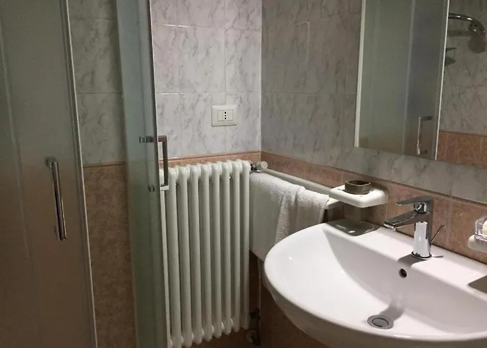 Albergo Onlysleep * Parma